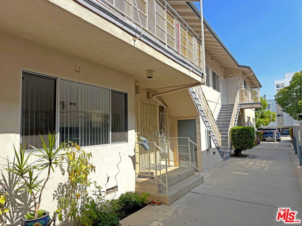 3739 Mentone Avenue