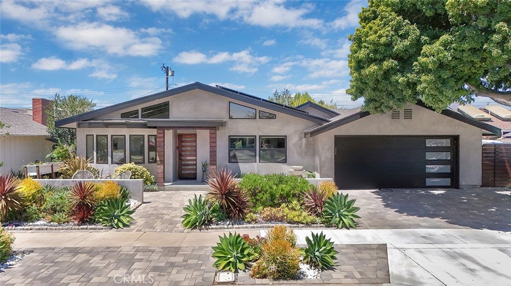 2661 Oak Knoll Drive Dr