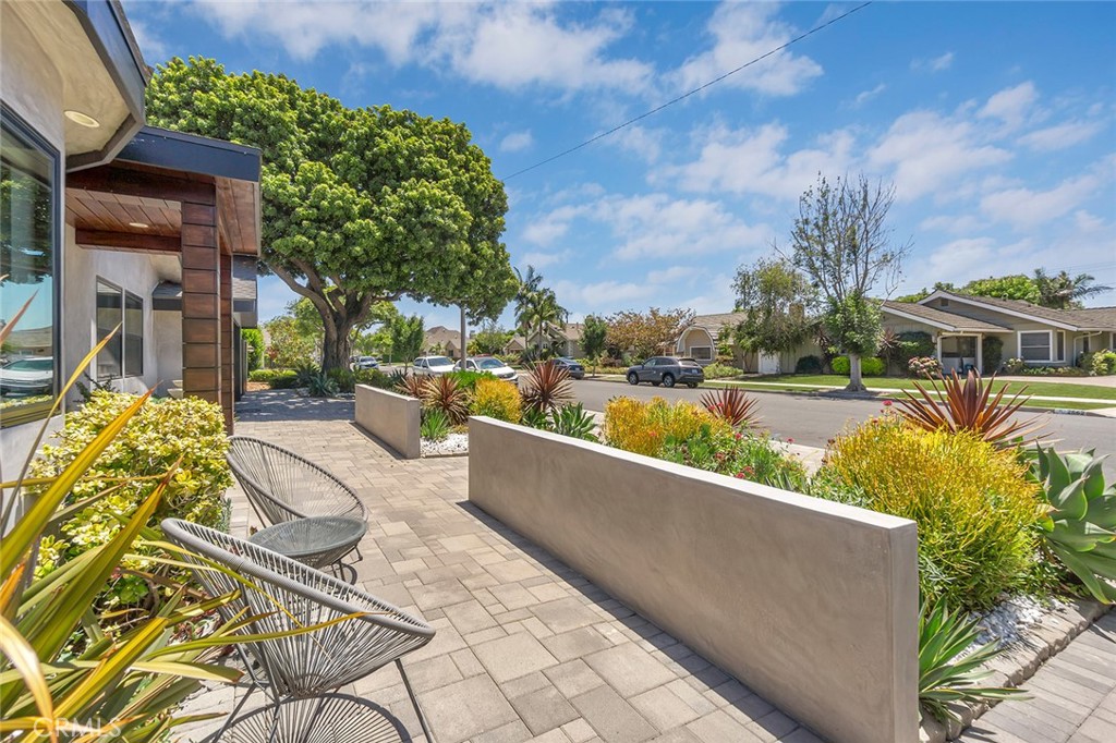2661 Oak Knoll Drive