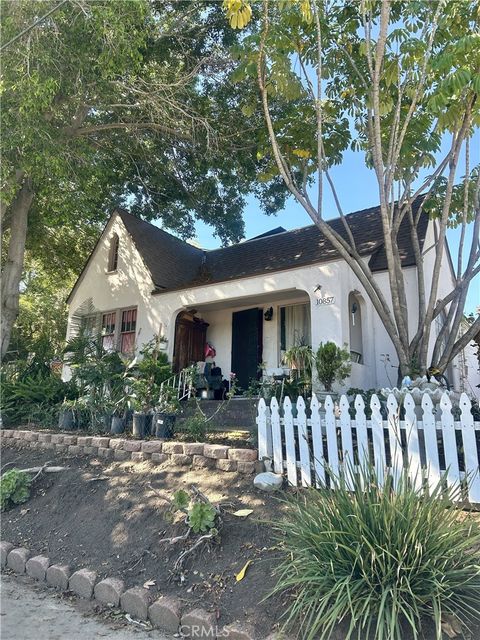 Photo of 10857 La Mirada Boulevard, Whittier, CA 90604 (MLS # PW25241173)