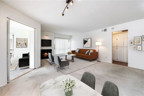 Photo of 225 N Rose Street #307, Burbank, CA 91505 (MLS # SR26032826)