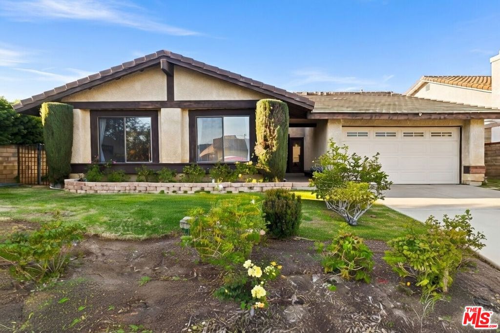 Photo of 13831 Meeham Way, Moorpark, CA 93021 (MLS # 26639211)