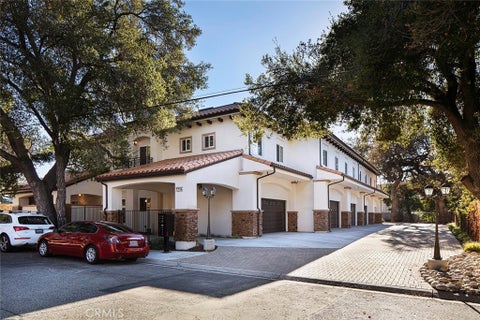 Photo of 3236 Royal Oaks Drive #6, Thousand Oaks, CA 91362 (MLS # SR26124547)