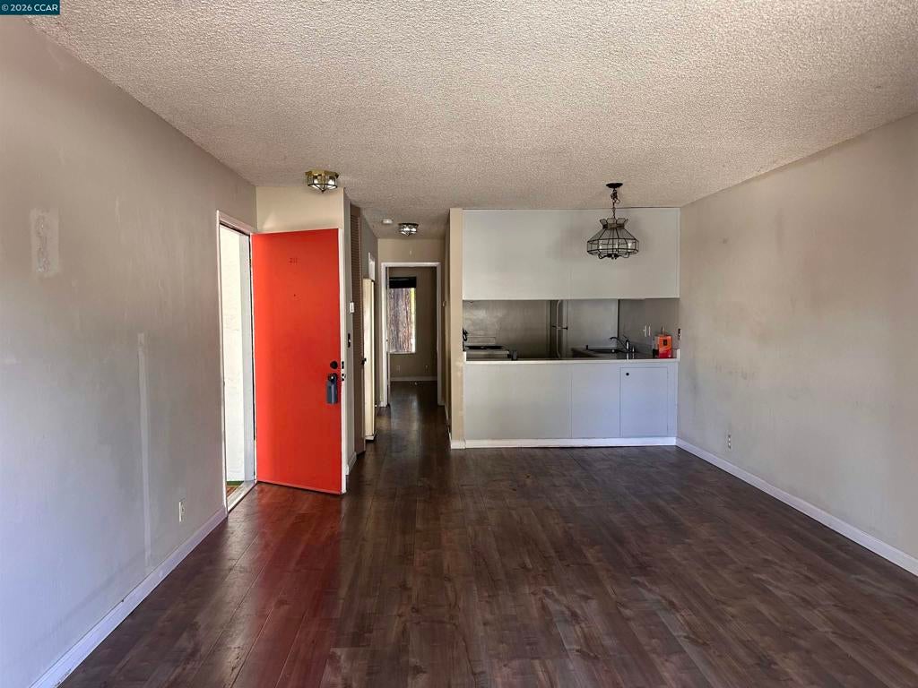 4081 Clayton Rd 211