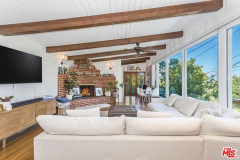 Photo of 2385 Sunset Heights Drive, Los Angeles, CA 90046 (MLS # 25614191)