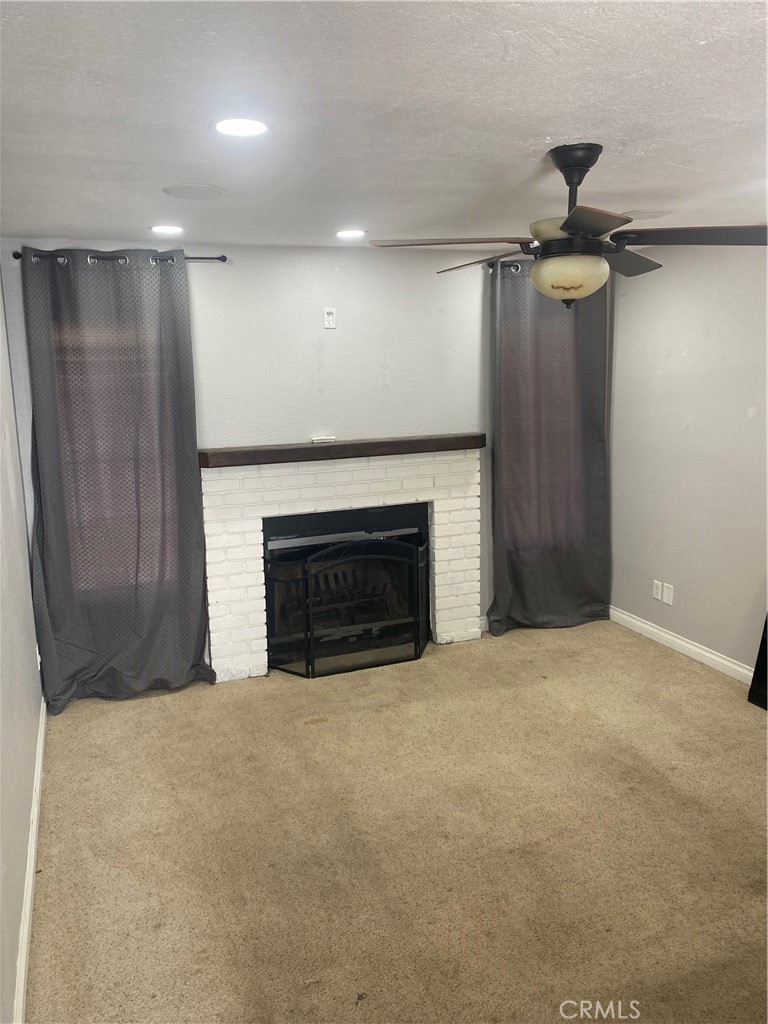 1423 W Hoffer