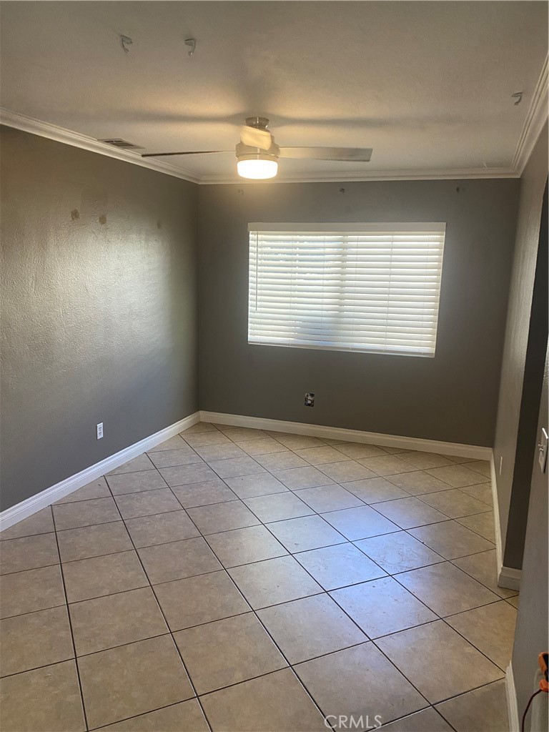1423 W Hoffer