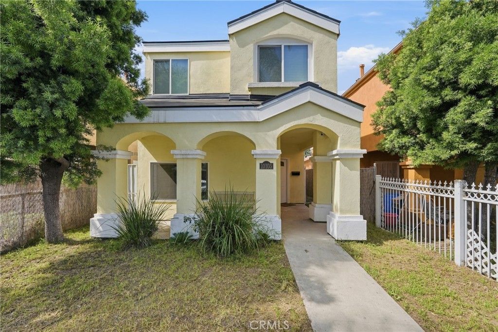 Photo of 10105 S Main St St, Los Angeles, CA 90003 (MLS # PV26045908)