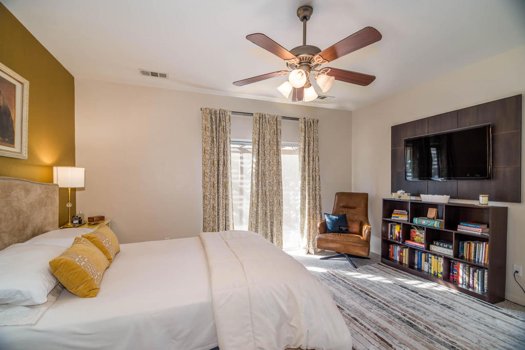 52525 Avenida Obregon