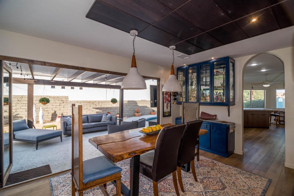 52525 Avenida Obregon
