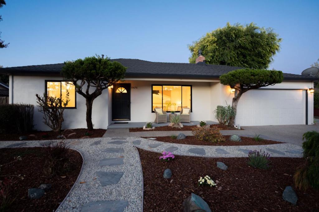 10656 Larry Way