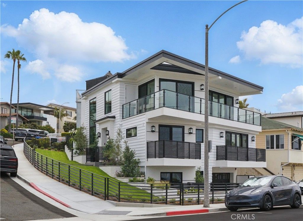 Photo of 2141 Circle Drive, Hermosa Beach, CA 90254 (MLS # SB26015182)