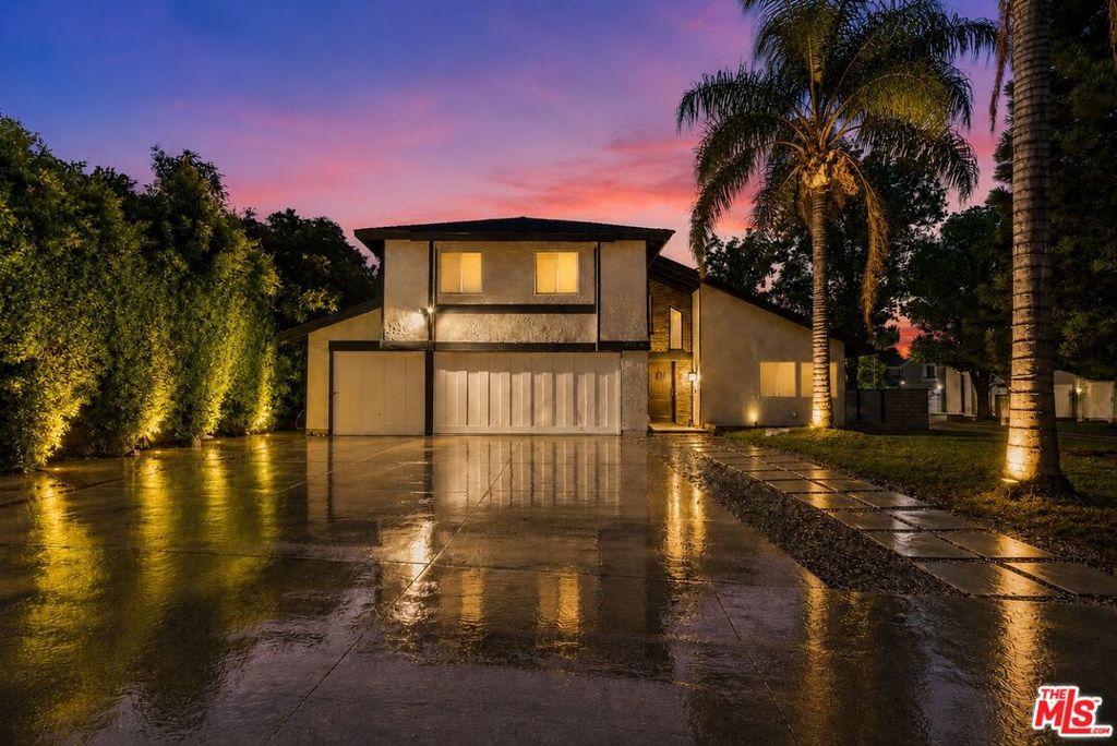 Photo of 9200 Wystone Avenue, Northridge, CA 91324 (MLS # 26831287)
