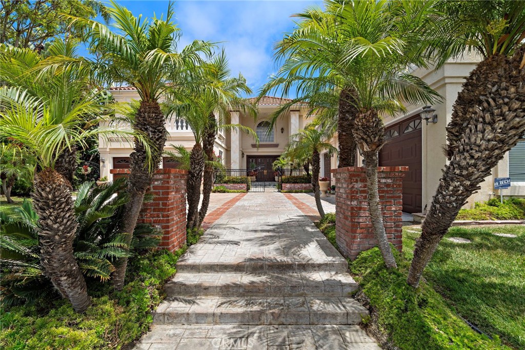 12 Rocky Point Road