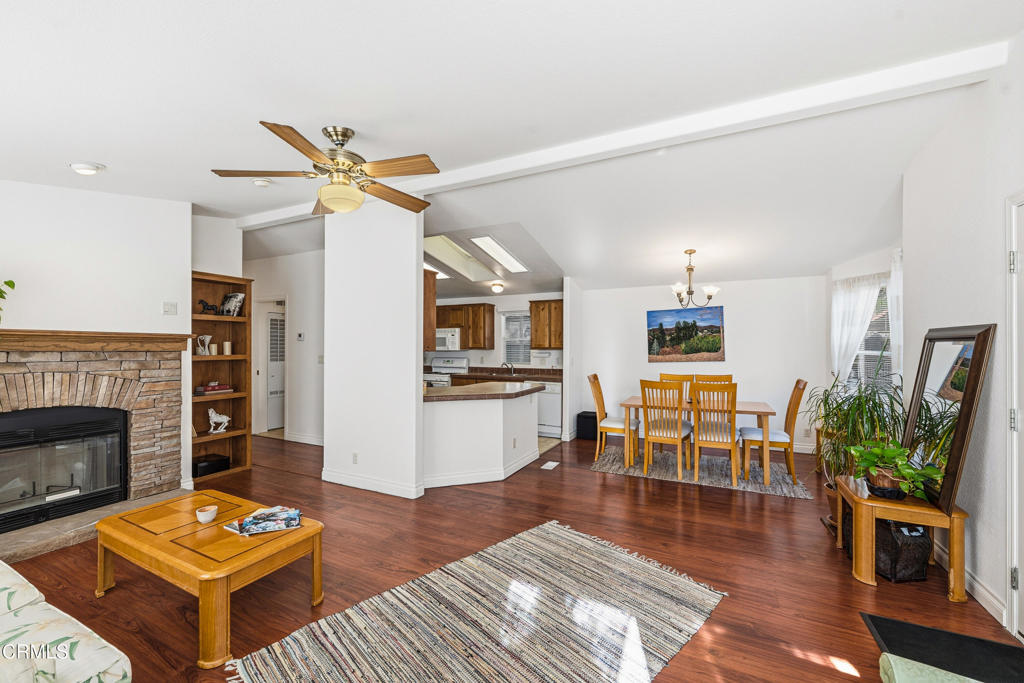 4201 Topanga Canyon Boulevard 61