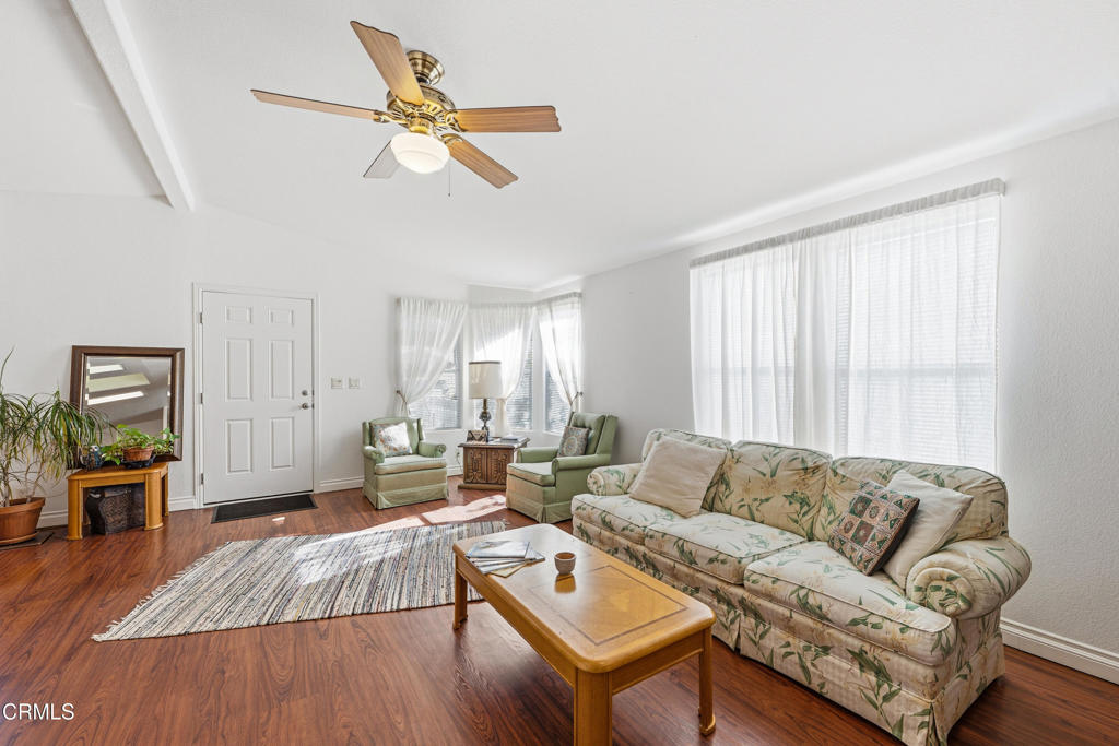 4201 Topanga Canyon Boulevard 61
