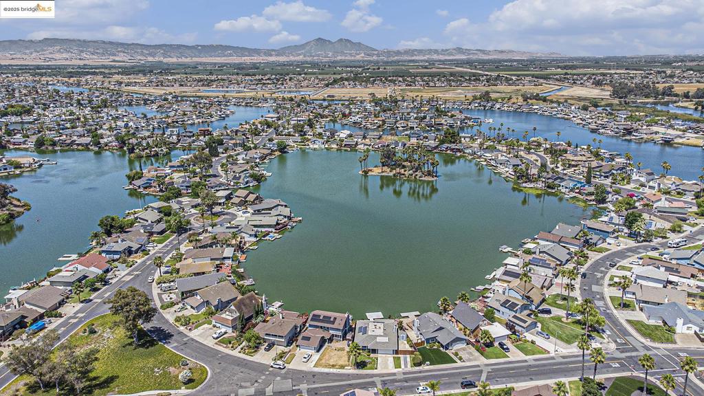 WILLOW LAKE NO DELTA ACCESS - Residential