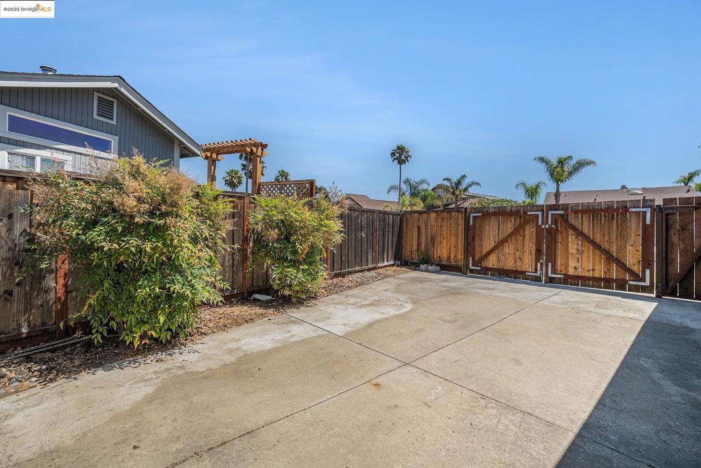 WILLOW LAKE NO DELTA ACCESS - Residential