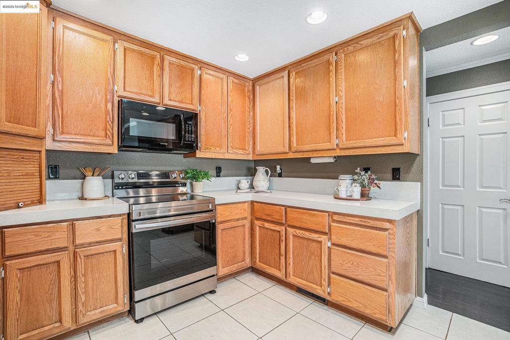 WILLOW LAKE NO DELTA ACCESS - Residential