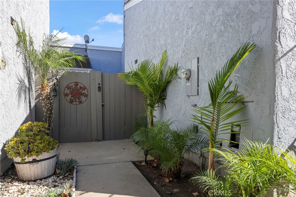 466 Broderick Way