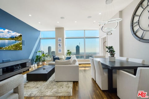 Photo of 900 W Olympic Boulevard #32G, Los Angeles, CA 90015 (MLS # 26853903)