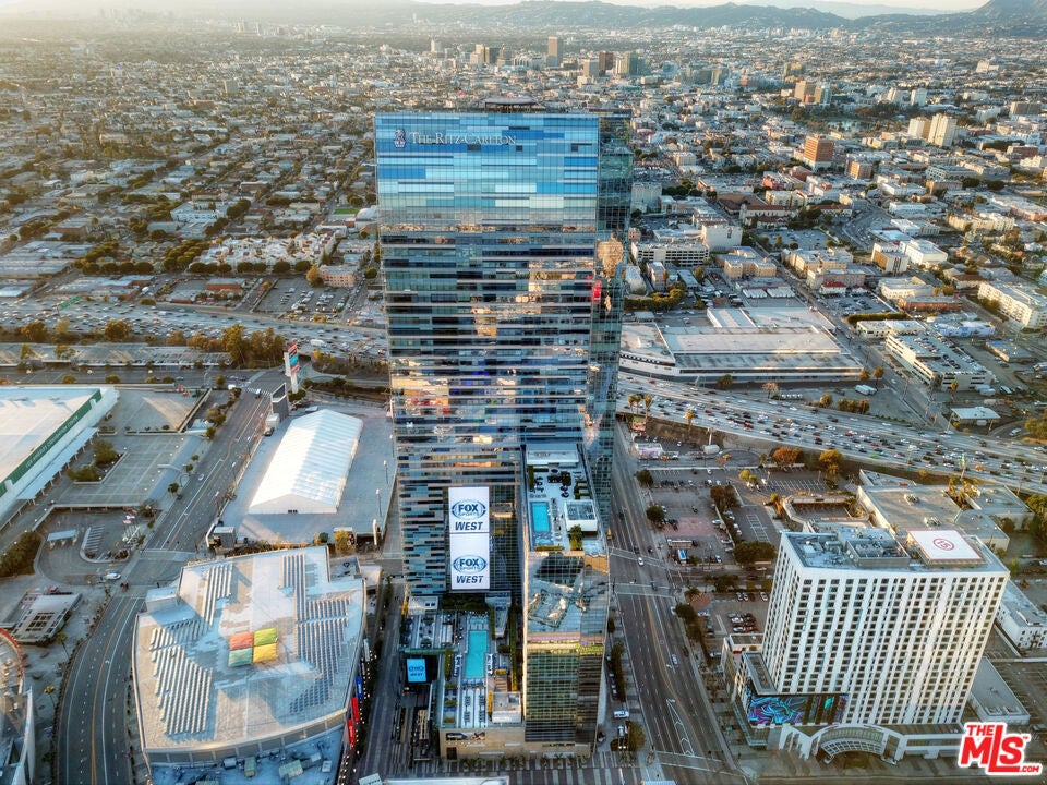 900 W Olympic Boulevard 32G, Los Angeles CA 90015