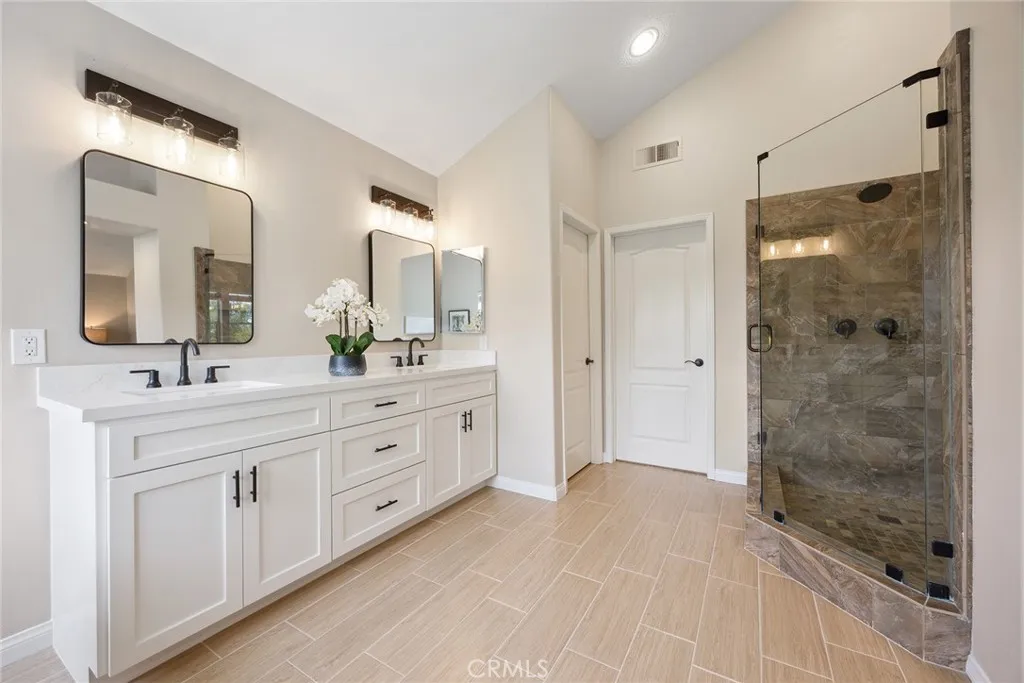 Anaheim Hills, California 92808, United States, 4 Bedrooms Bedrooms, ,4 BathroomsBathrooms,Residential,Active,125627