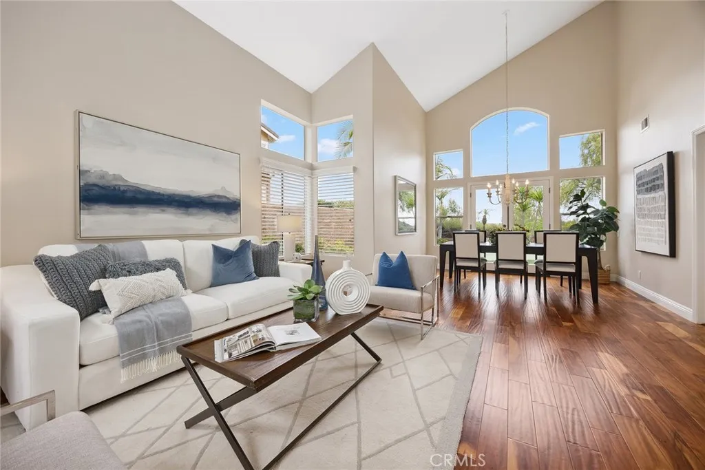 Anaheim Hills, California 92808, United States, 4 Bedrooms Bedrooms, ,4 BathroomsBathrooms,Residential,Active,125627