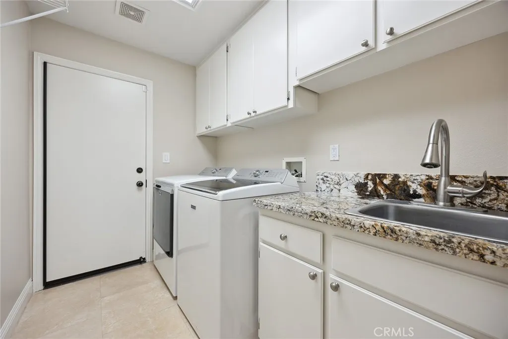 Anaheim Hills, California 92808, United States, 4 Bedrooms Bedrooms, ,4 BathroomsBathrooms,Residential,Active,125627