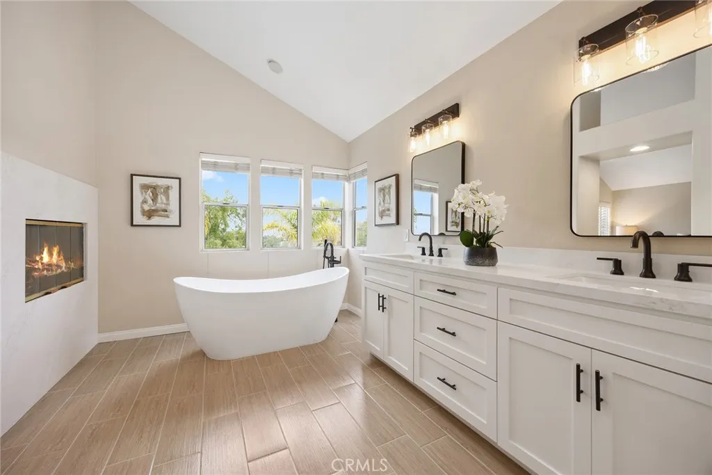 Anaheim Hills, California 92808, United States, 4 Bedrooms Bedrooms, ,4 BathroomsBathrooms,Residential,Active,125627