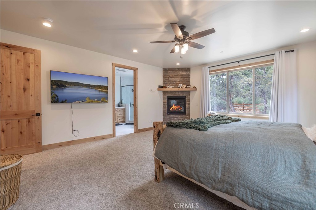 Big Bear City, California, 92314, United States, ,4 BathroomsBathrooms,Residential,Active,1839760