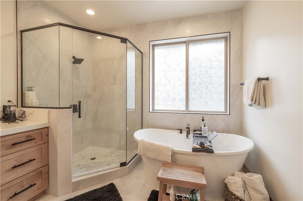 Big Bear City, California, 92314, United States, ,4 BathroomsBathrooms,Residential,Active,1839760