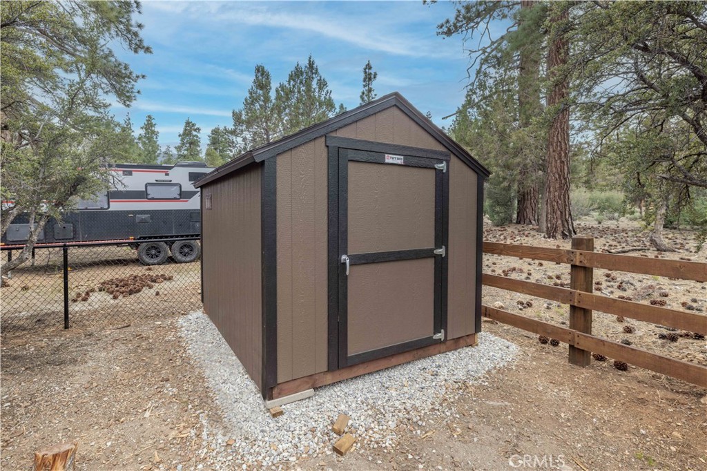 Big Bear City, California, 92314, United States, ,4 BathroomsBathrooms,Residential,Active,1839760