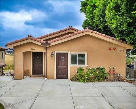 Photo of 12511 Haleh Ln Ln, Sylmar, CA 91342 (MLS # SR26073116)