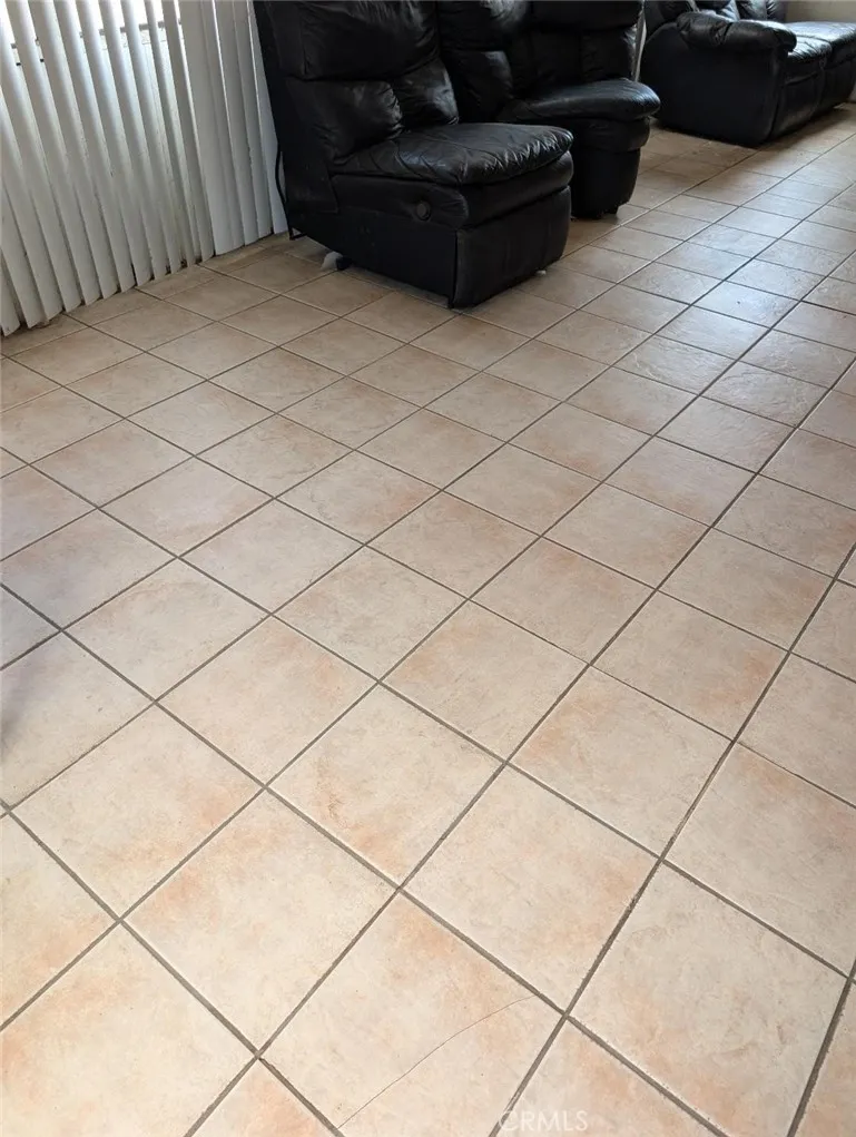 Compton, California 90222, United States, 2 Bedrooms Bedrooms, ,1 BathroomBathrooms,Residential,Contingent,156903