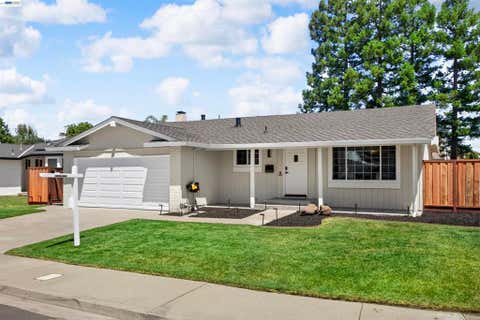 Photo of 6225 Robin Ct Ct, Pleasanton, CA 94588 (MLS # 41139698)