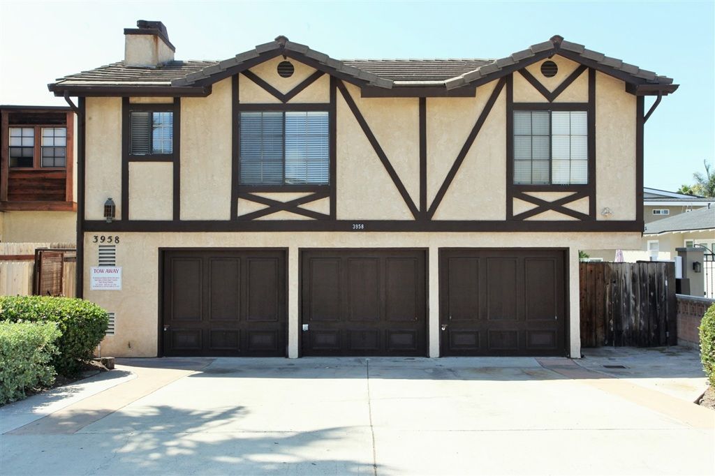 listing image 130729632353251617072