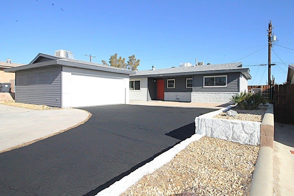 1537 De Anza