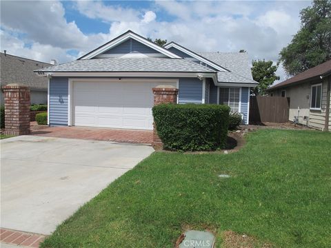 Photo of 668 N Quince Ave, Rialto, CA 92376 (MLS # CV26099302)