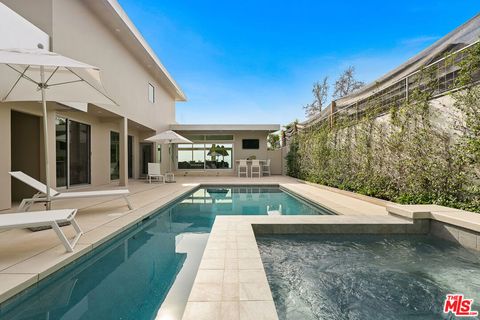 Photo of 2189 Summitridge Drive, Beverly Hills, CA 90210 (MLS # 25488999)