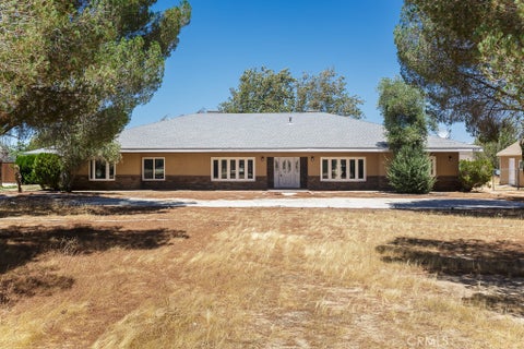Photo of 2017 W Avenue O4, Palmdale, CA 93551 (MLS # SR26155131)