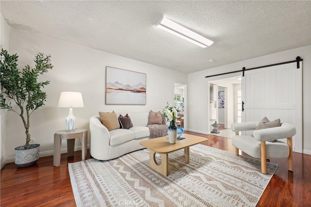 2112 El Sereno