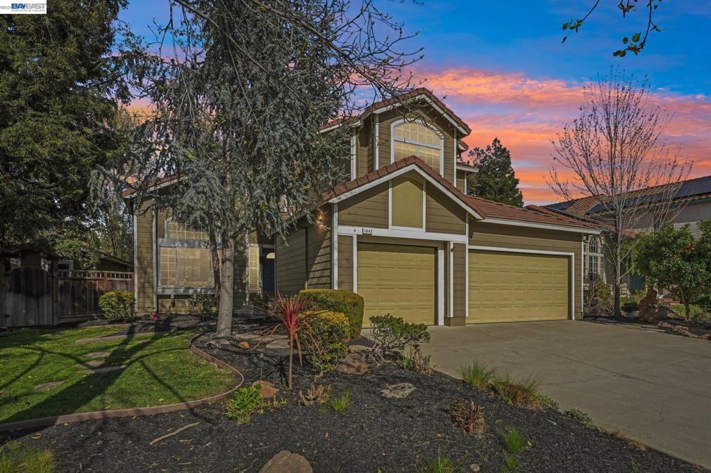 1042 Dana Cir
