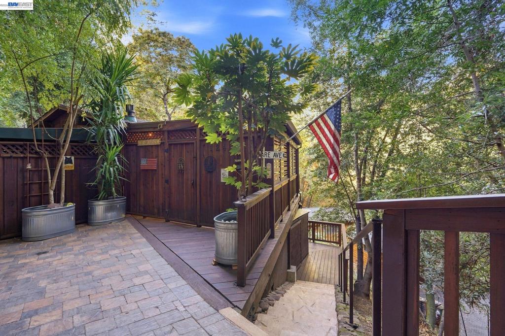 124 Cypress Dr