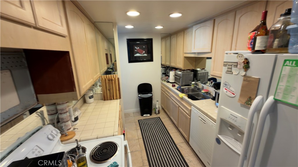 3940 Gresham Street 344