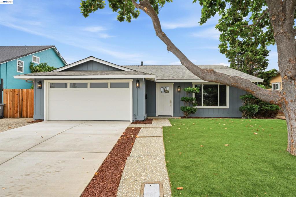 3044 San Andreas Dr Dr