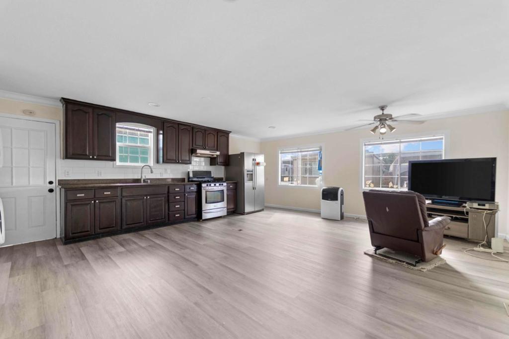 1500 Virginia Place 159