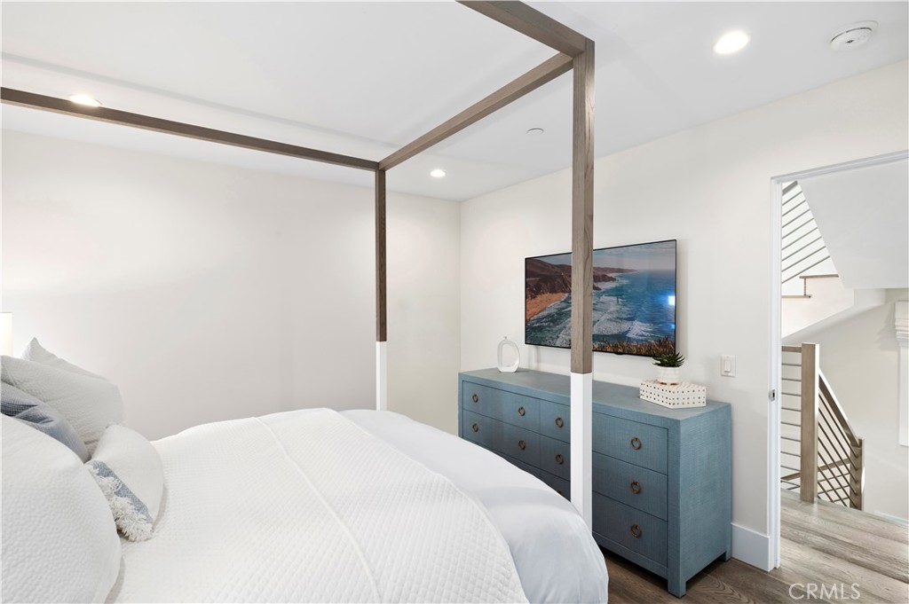 Corona del Mar North of PCH (CNHW) - Residential