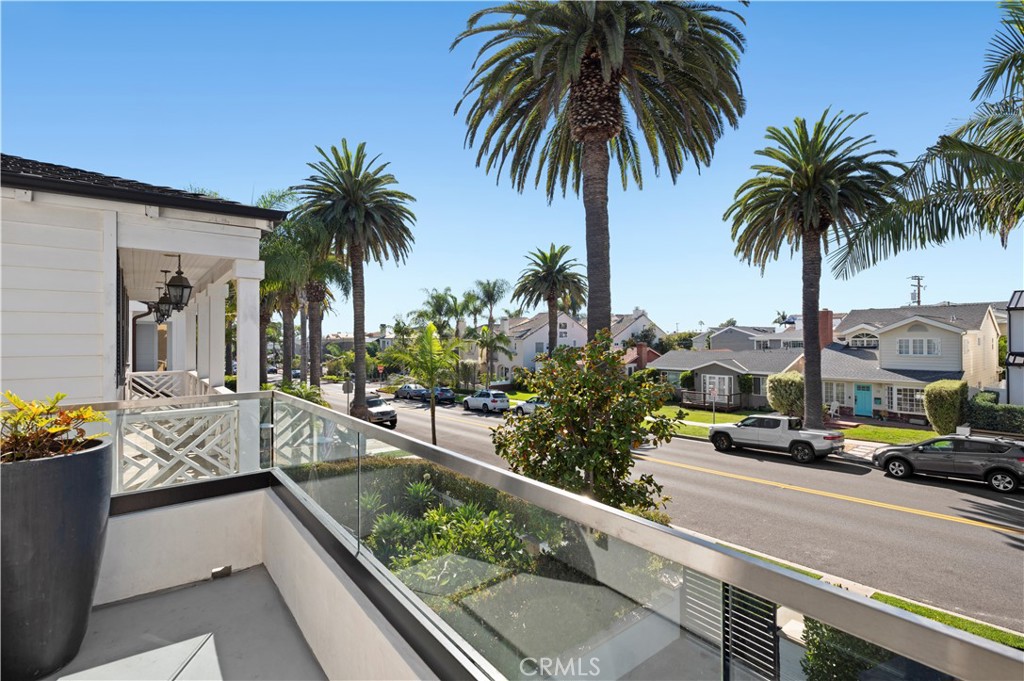 Corona del Mar North of PCH (CNHW) - Residential