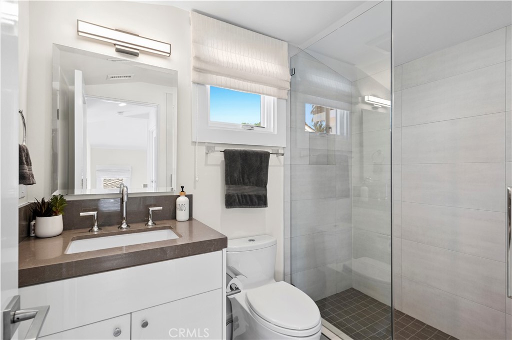 Corona del Mar North of PCH (CNHW) - Residential